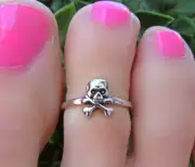 Solid Metal Women's Skull & Bone Unique Style Toe Ring 925 Sterling Silver