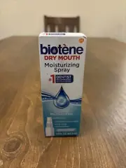 Biotene Dry Mouth Moisturizing Spray, Alcohol-Free Breath Fresheners Spray, 1.5