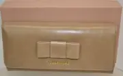 NIB MIU MIU PRADA BEIGE DISTRESSED LEATHER LOGO BOW WALLET w/ID HOLDER 5MH109