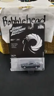 NIB 2020 2002 ASTON MARTIN V12 VANQUISH 007 JOHNNY LIGHTNING POP CULTURE R1 #5