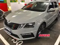 在飛比找Yahoo!奇摩拍賣優惠-Skoda Octavia combi RS 原廠倒車鏡頭