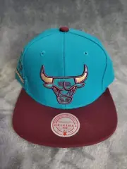 NBA CHICAGO BULLS MITCHELL & NESS MENS SNAPBACK HAT TEAL BURGUNDY NEW