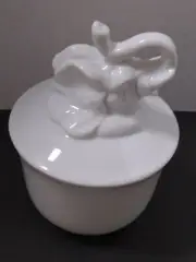&K AMSTERDAM WHITE PORCELIN ANIMAL CANISTER CANDY DISH BOWL W/ELEPHANT LID