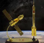 1:80 Spacecraft satellite rocket model Shenzhou 11, Long March 2 combination