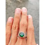 極簡主義祖母綠寶石戒指