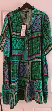 TAKING SHAPE TUNIC - NATURAL TIER TILE PRINT - SIZE 18 - NEW WITH TAGS