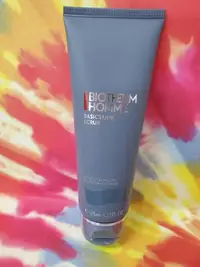 在飛比找Yahoo!奇摩拍賣優惠-BIOTHERM碧兒泉 男仕水楊酸去角質霜125ML