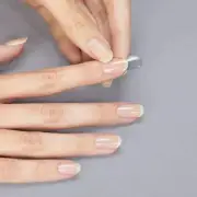 Dashing Diva Glaze: Semi-Cured Gel Strips Clear Clear