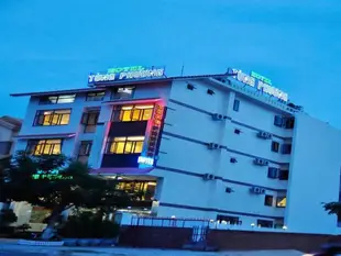 東芳海灘飯店Tung Phuong Beach Hotel