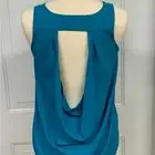 NWT Askari top size Medium open back sleeveless teal shirt
