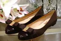 在飛比找Yahoo!奇摩拍賣優惠-Ferragamo Varina Bow Pump 蝴蝶結 