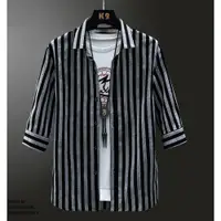 在飛比找ETMall東森購物網優惠-韓版潮流黑白條紋發型師短袖襯衫