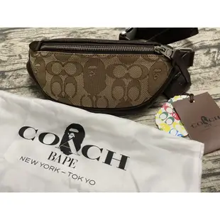 全新 Bape x Coach 腰包