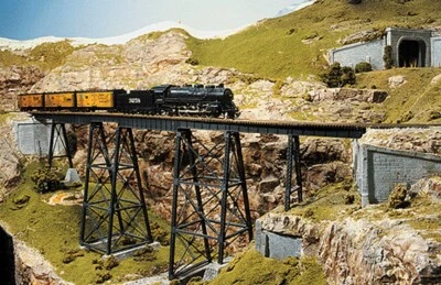 Micro Engineering ~ HO Scale 210' Tall Steel Viaduct with Standard Bridge 75-515