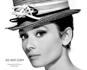 AUDREY HEPBURN LEGENDARY ACTRESS - 8X10 PUBLICITY PHOTO (AZ033)