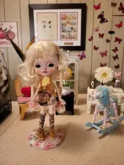 Custom Blythe Fashion Ooak Doll/Albino/Ivy
