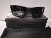 OAKLEY MENS FUEL CELL SUNGLASSES,MATE BLACK/GREY OO9096-05