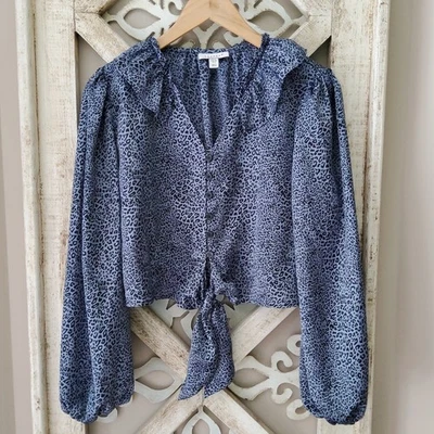 Topshop Women's Animal Print Satin Tie Front Cropped Button Down Blouse in Blue