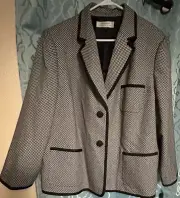 Tahari Black and White Patterned Blazer Size 24W. NWT