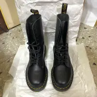 在飛比找蝦皮購物優惠-Dr. Martens 馬汀 1490 10孔 全新 UK7