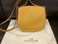 在飛比找Yahoo!奇摩拍賣優惠-出清～二手Coach37875 專櫃款全皮革肩背/斜背兩用馬