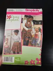 1899 Simplicity Mother Daughter Daisy Kingdom Apron Sewing Pattern 2 Views UNCUT