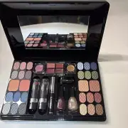 New Make Up Lot With Case