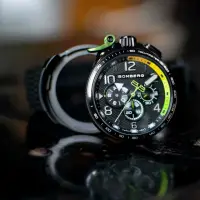 在飛比找momo購物網優惠-【BOMBERG】BOLT-68 系列 黑綠XL賽車計時碼錶