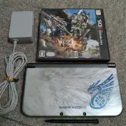 NINTENDO New 3DS XL Monster Hunter 4G Special Pack Console Tested working USED
