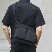 在飛比找蝦皮商城精選優惠-日系郵差包 可放iPad 肩背包 貼身包 單肩包 斜背包 側