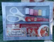 Raggedy Ann & Andy sewing kit Scissors Pin Cushion Pins Thread Tape - Japan