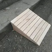 Kerb Ramps，Wooden Threshold Ramp for Home/Front Door Heavy Duty Loading Ramps for Wheelchairs Walkers Cars and Motorcycles Anti Skid Transition Ramp(31x30x10cm)