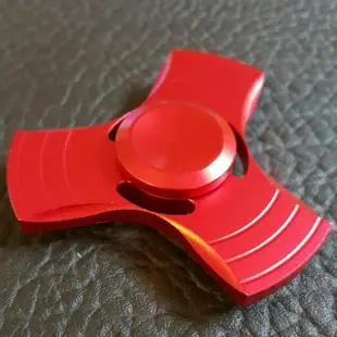 三角方指尖陀螺 Fidget HandSpinner 優質培林高速滾輪軸軸承 方賓士 鋁合金 練平衡感 解壓陀螺療癒陀螺