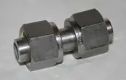 1/2" to 1/2" Double Ferrule Pre-Swaged Tube Union Swagelok