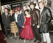 Actors Clive Owen Jessica Alba Mickey Rourke Brittany Murphy toget- Old Photo 1