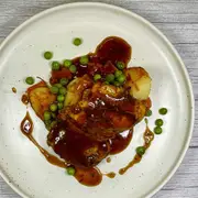 Organic Westbourne Lane Herb Roast Chicken, Pumpkin, Potatoes, Peas, Red Wine Jus Single Serve – Fresh, healthy organic delivery | Doorstep Organics