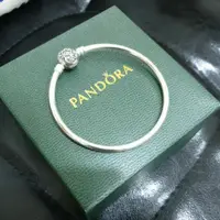 在飛比找蝦皮購物優惠-PANDORA愛心紋硬式手環
