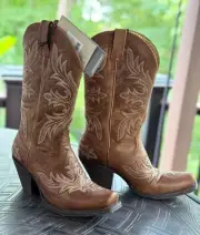 Ariat Women's Circuit Rosewood Western Boot, Square Toe, Natural Tan, 9.5 Med