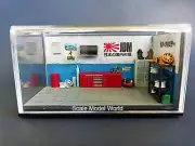 1/64 Japan Repair Garage Diorama Display Case !!! Cars are NOT INCLUDED!!!