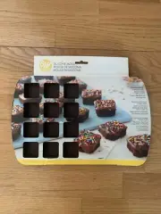 Wilton bite-size brownie square, candy, Toffee,soap silicone mold 24-cavity New