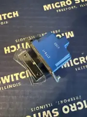 2TP4-7 Switch Rocker (ON) OFF (ON) DPDT Screw Rocker 10A 277VAC 250VDC 372.85VA