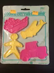 COOKIE CUTTERS CAPERS 4CT SHIP, PLANE, CAR & BOY KMART (THE LONE TOY TREE)