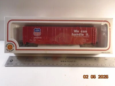 Bachmann HO Scale 51' Plug Door, Union Pacific Box Car, new in box.