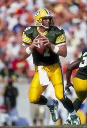 Quarterback Brett Favre Green Bay Packers drops back to pass du- 1996 Old Photo
