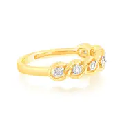 9ct Yellow Gold Diamond Ring with 7 Round Brilliant Diamonds in Disc Setting, M