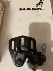 OEM MACK ANTHEM RIGHT SIDE HOOD LATCH P/N 23943953