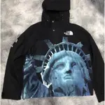 【GAMER】 SUPREME X THE NORTH FACE 自由女神 外套TNF 衝鋒衣 黑黃紅三色