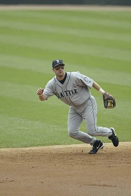 Second baseman Bret Boone Seattle Mariners fields v the Chicago Wh- Old Photo 1