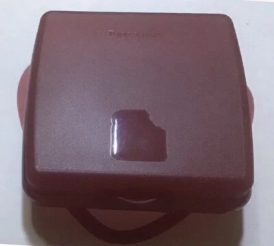 New Tupperware Sandwich Keeper: Red