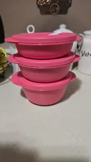 TUPPERWARE Crystalwave Set Of 3 Bowls... Coral / Pinkish Color... Beautiful